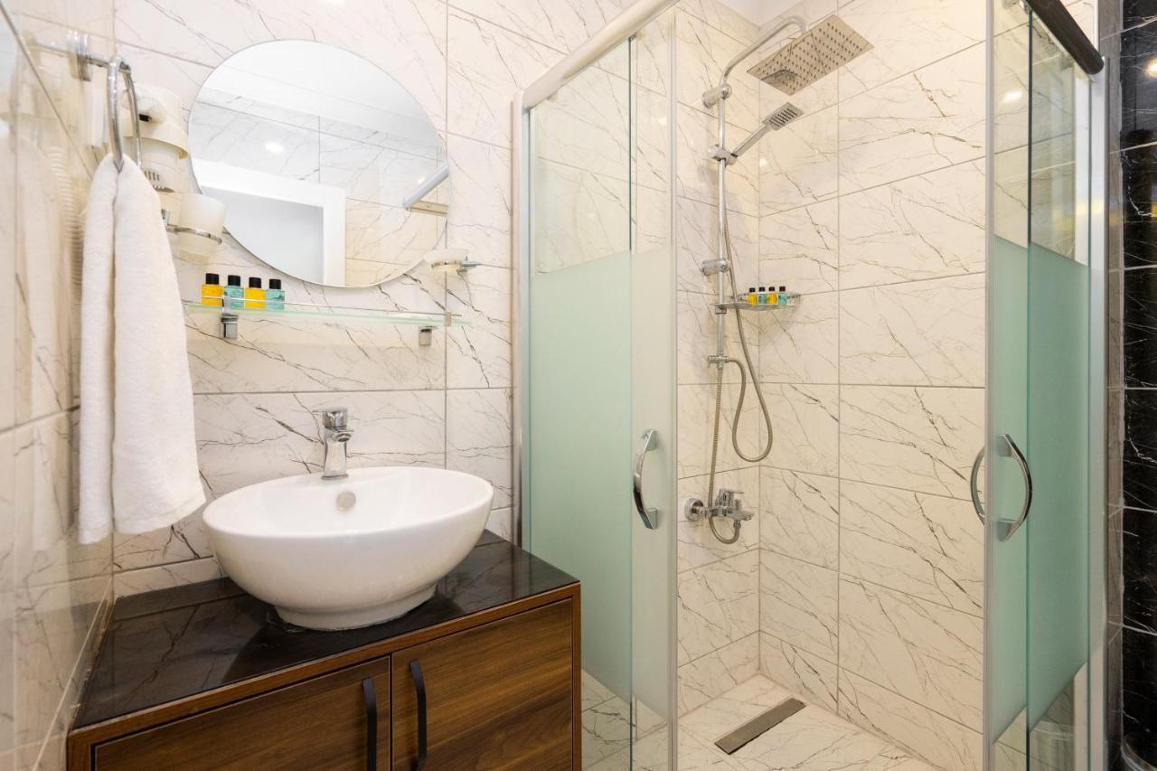 Castillo Rojo Hotel Istanbul Bagian luar foto